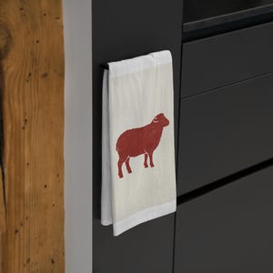 Rustic Farmhouse sheep Tea Towel with Sheep Design, Kitchen Decor, Gift for Home Cooks, Country Style, Holiday Hostess Gift, Eco-Friendly