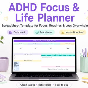 Könnte beinhalten: Ein Laptop zeigt eine ADHD Focus & Life Planner-Tabelle. Der Bildschirm zeigt ein Dashboard mit Abschnitten für Fokus, Routinen und weniger Überforderung. Das Bild enthält eine Tasse, Stifte und eine Pflanze. Der Text lautet "Clean layout • light colors • easy to use."