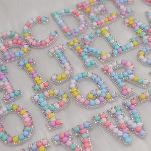Patch de letra com strass incrustado de pérolas coloridas, aplique de bordado de letras, patch de letra com strass de diamante