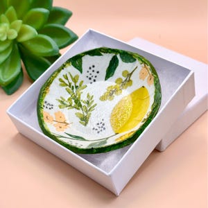 Handmade Lemon Trinket Dish – Rustic Clay Jewelry Holder with Green Trim, Botanical Vanity Bowl, Farmhouse Gift, Gift Box Upgrade Available