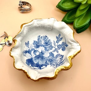 Handmade Blue Floral Trinket Dish: Scalloped Clay Jewelry Holder with Gold Trim