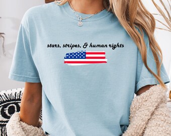Sterne, Streifen, Menschenrecht-Baby-T-Shirt - Fortschrittlicher Y2K Stil