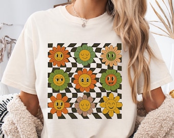 Retro Checkered Flower Graphic Tee: Boho Hippie Style