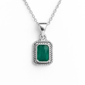 Handmade Indian Emerald Locket in White Gold | Natural Emerald Necklace | handmade Jewelry | Birthstone Gift for Her | Vintage Style Pendant