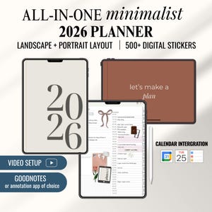 Puede incluir: Un planificador minimalista todo en uno de 2026, mostrado en tres tabletas. Incluye diseños horizontal y vertical, y más de 500 pegatinas digitales. Las tabletas muestran "2026", "let's make a plan" y "planner".