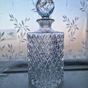 Vintage Heavy Glass Whiskey Decanter Diamond Pattern Height Inc Stopper 10 1/2in