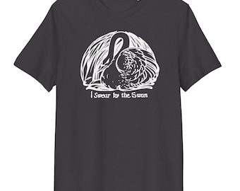 I Swear by the Swan Bio-Baumwolle T-Shirt – Mythisches Schwan-T-Shirt – dunkles Unisex-Shirt mit weißem Aufdruck