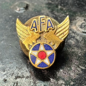 WWII Era Army Air Forces AFA Lapel Pin – Vintage Patriotic Military Wings Badge