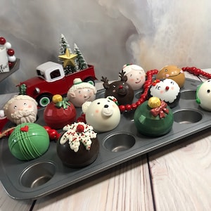 Christmas Themed Hot Cocoa Bombs, Hot Chocolate, Christmas Gift, Santa Clause, Gift Idea, Cocoa, Hot Chocolate, Christmas Eve Gift