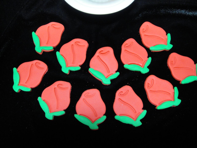 Red Rose Buds Fondant Cupcake Toppers