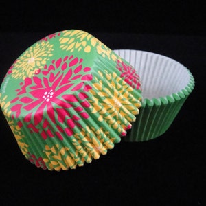 Green Floral and Green Cupcake Liners, Baking Papers, Muffing Papers, Weddings, Cupcake Container, Cupcake Wrapper - QTY 50