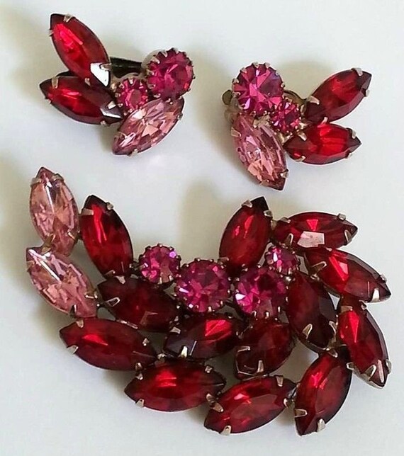 Vintage Julianna ruby red pink fuschia  sparkling rhinestones set earrings brooch pin costume fashion  jewelry View 6