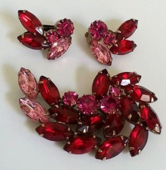 Vintage Julianna ruby red pink fuschia  sparkling rhinestones set earrings brooch pin costume fashion  jewelry View 2
