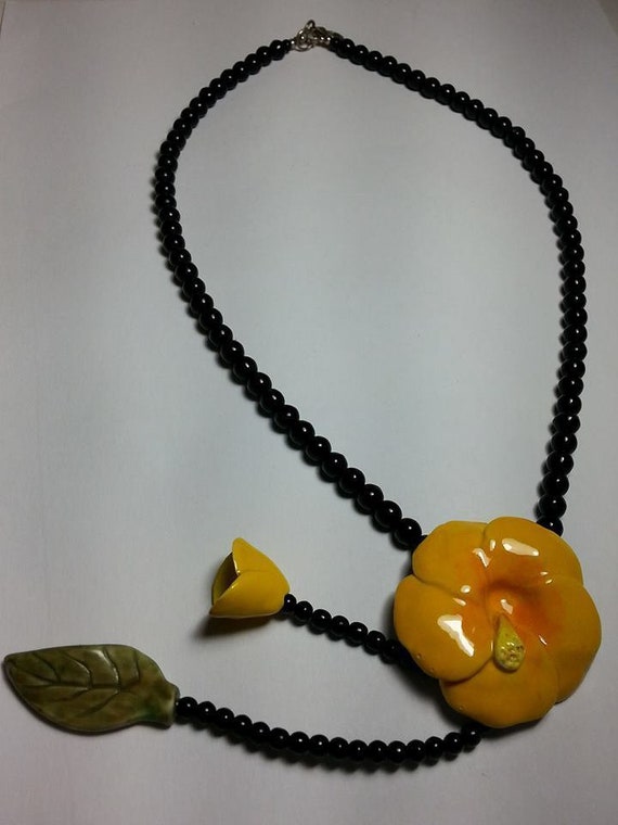 Carol Halmy handmade porcelain yellow flower bead… - image 7