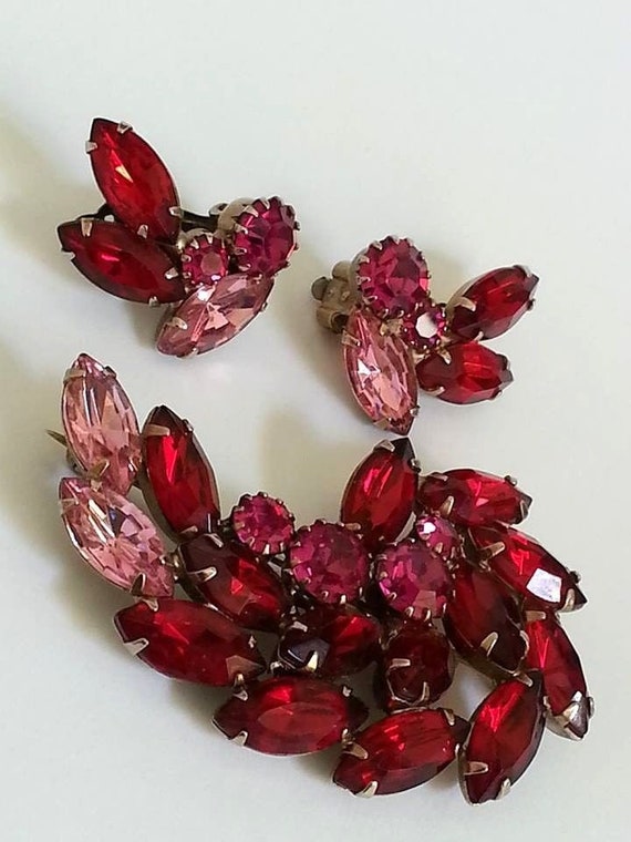 Vintage Julianna ruby red pink fuschia  sparkling rhinestones set earrings brooch pin costume fashion  jewelry View 3