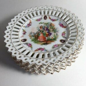 GERMANY Pierced Gold edges Porcelain courting Viennese Motif 6 pieces plates collectibles