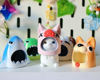 動物の干支フィギュア – 猫のフード付きコレクターズアイテム – ミニマルなデスク装飾彫刻ギフト