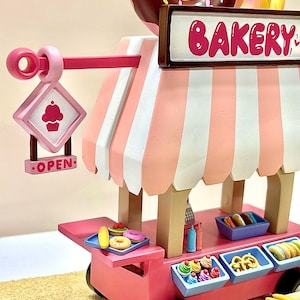 F.K. FIGURE Diorama – “Bakery” | Cute Resin Miniature Scene | Handmade 30 × 30 cm Collectible Model | Cozy Gift | Free Shipping