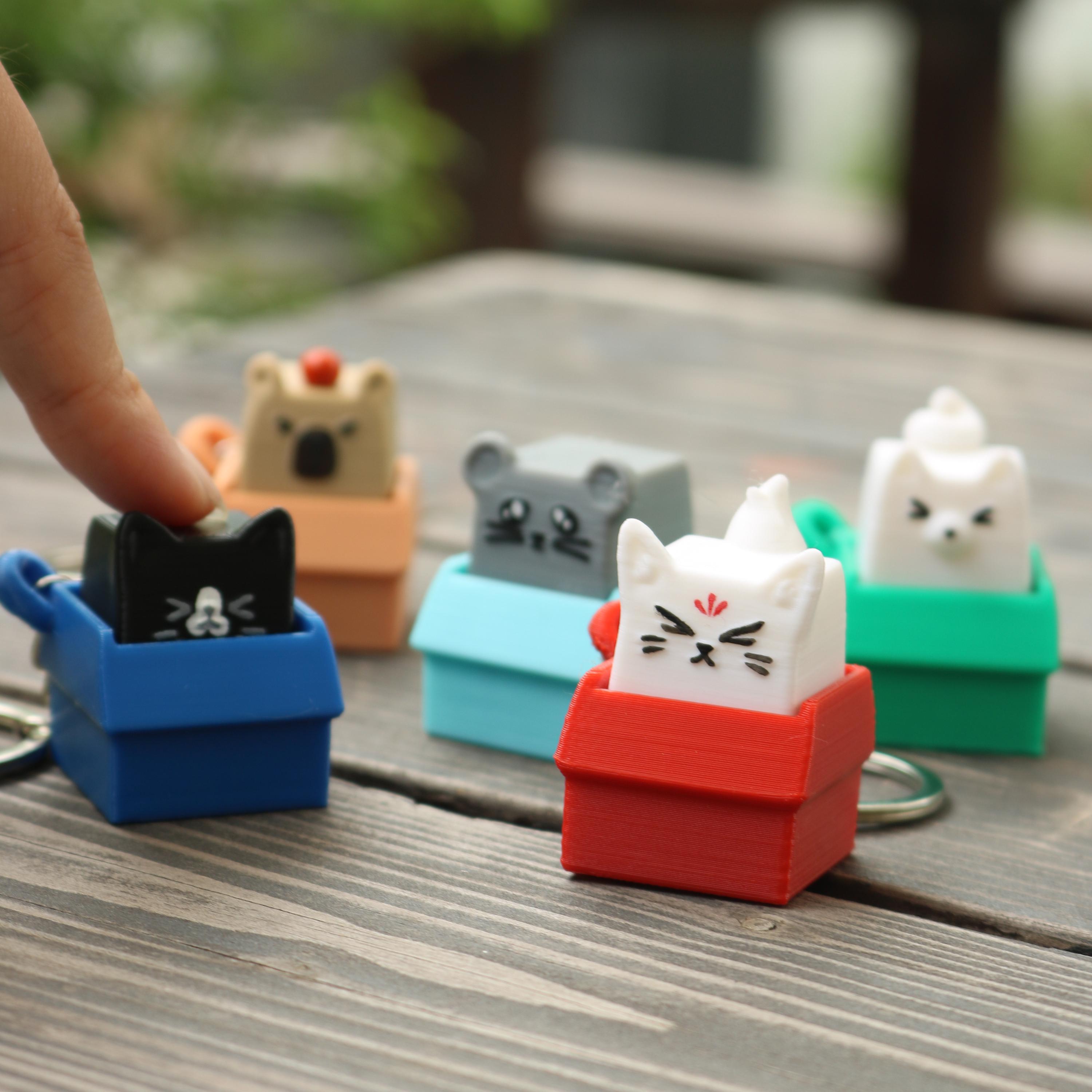 Clicky Keycap Keychain - Mini Keyboard Fidget Toy - Kawaii Desk Gadget Gift