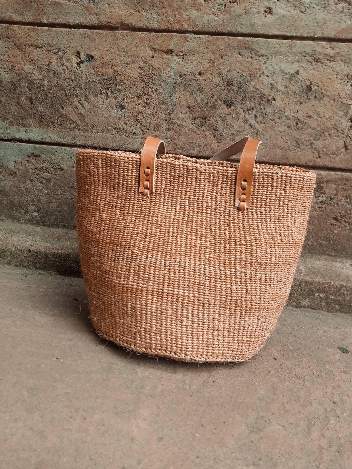 Green sisal handbag