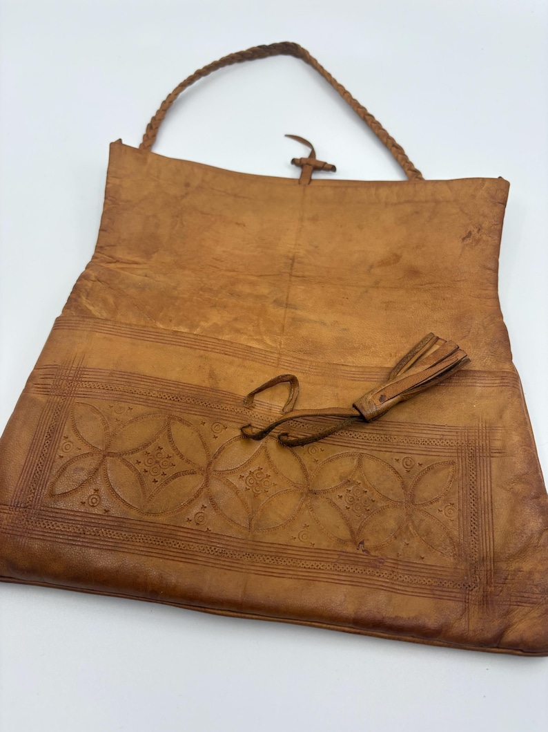 Vintage Tooled Leather Boho Shoulder Bag | Hand Tooled Leather | Artisan Leather Purse with Braided Strap & Tassel | 1970s image 4