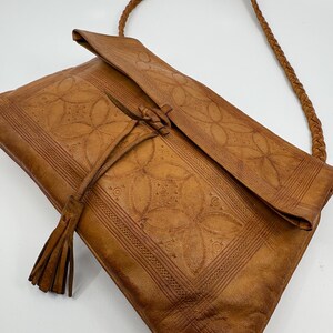 Vintage Tooled Leather Boho Shoulder Bag | Hand Tooled Leather | Artisan Leather Purse with Braided Strap & Tassel | 1970s image 2