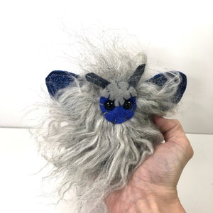 Adorable peluche de polilla kawaii con purpurina - ¡Un peluche de mariposa único! ¡Listo para enviar!