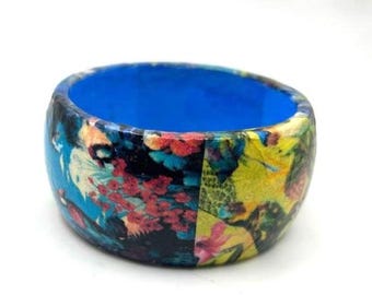Decoupaged Wooden Bangle, Tropical Bird Scenes, Blue Multicolored Bracelet