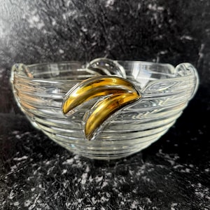 Walther Glas Banana Bowl – Vintage Ribbed Glass with Faded Gold Accent Bananas Germany
