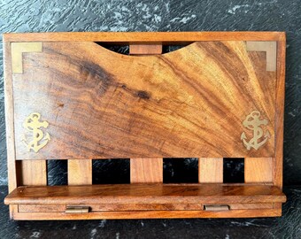 Soporte para libros de madera vintage, caballete plegable, atril de lectura con incrustaciones de ancla náutica, expositor de madera maciza.