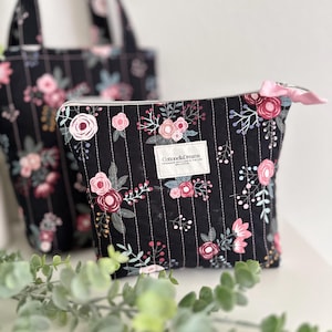 Quilted Floral Cosmetic Bag – Handmade Cotton Pouch – Soft Makeup Organizer – Travel Zipper Bag – Gift for Her
