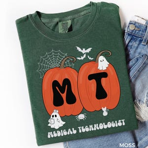 Pumpkin Fall Medical Technologist Shirt, Halloween Pumpkin Ghost Med Tech Tee, Spooky Medical Tech Gift T-shirt, Halloween Lab Shirt, A234