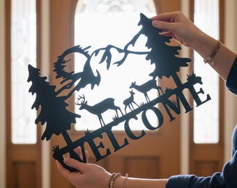 Mountain Deer Family Forest Welcome Metal Wall Sign, Rustic Pine Tree Sunset Wildlife Cabin Welcome Plaque, Buck Doe Fawn Mountain Scene Art