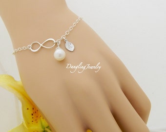 Infinity Initial Bracelet, Personalized Monogram Infinity Bracelet, Bridesmaid Gift, Wedding Jewelry, Bridesmaid Bracelet, New Mom Gift