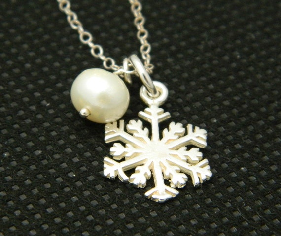 Snowflake Charm Necklace, Christmas Necklace, Christmas Gift, sterling silver, winter wedding jewelry, children necklace, bridesmaid gift