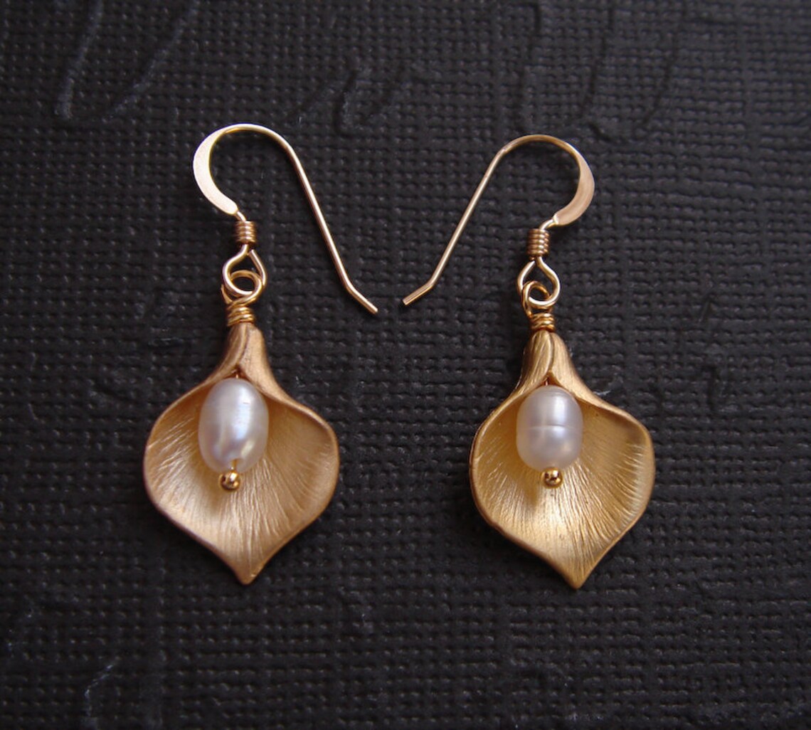 GOLD Calla Lily Necklace Leaf Lariat Necklace Calla Lily Etsy