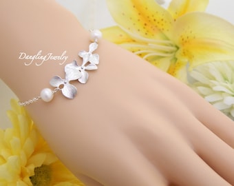 Bridesmaid Gift, Orchid Bridal Bracelet, Pearl Bracelet, Bridesmaid Bracelet, Pearl Jewelry, Mothers Bracelet, Flower Girl, Maid of Honor