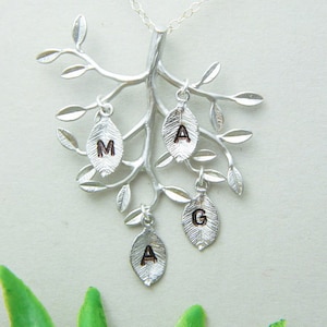 Personalized Family Tree Necklace, Family Four Initial Necklace, Mother's Day Jewelry, Grandmother Necklace, Children Name Necklace