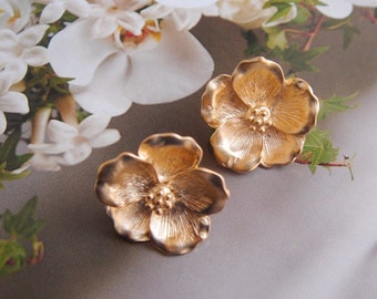 GOLD Magnolia Earrings, Mother Earrings, Stud Flower Earrings, Bridesmaid Gift Ideas, Mother's Day Gift, Bridesmaid Earrings