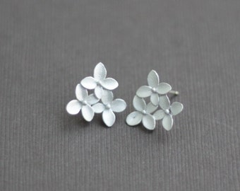 SILVER Flower Stud Earring, Cherry Blossom Earring, Gift for Mom, Simple Mother Earring, Sister Jewelry, Bridesmaid Jewelry, Mother Day Gift