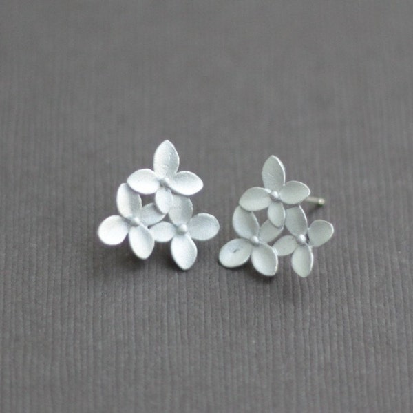 SILVER Flower Stud Earring, Cherry Blossom Earring, Gift for Mom, Simple Mother Earring, Sister Jewelry, Bridesmaid Jewelry, Mother Day Gift