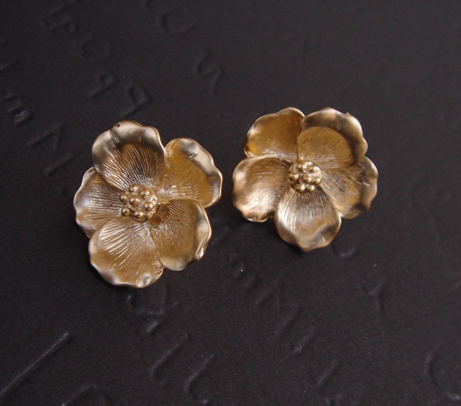 GOLD Magnolia Earrings Mother Earrings Stud Flower Earrings - Etsy