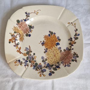 Antik Gien Terre de fer polykrom tallrik med blommotiv, shabby vintage, från Frankrike, sällsynt bild 4