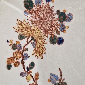 Antik Gien Terre de fer polykrom tallrik med blommotiv, shabby vintage, från Frankrike, sällsynt bild 6