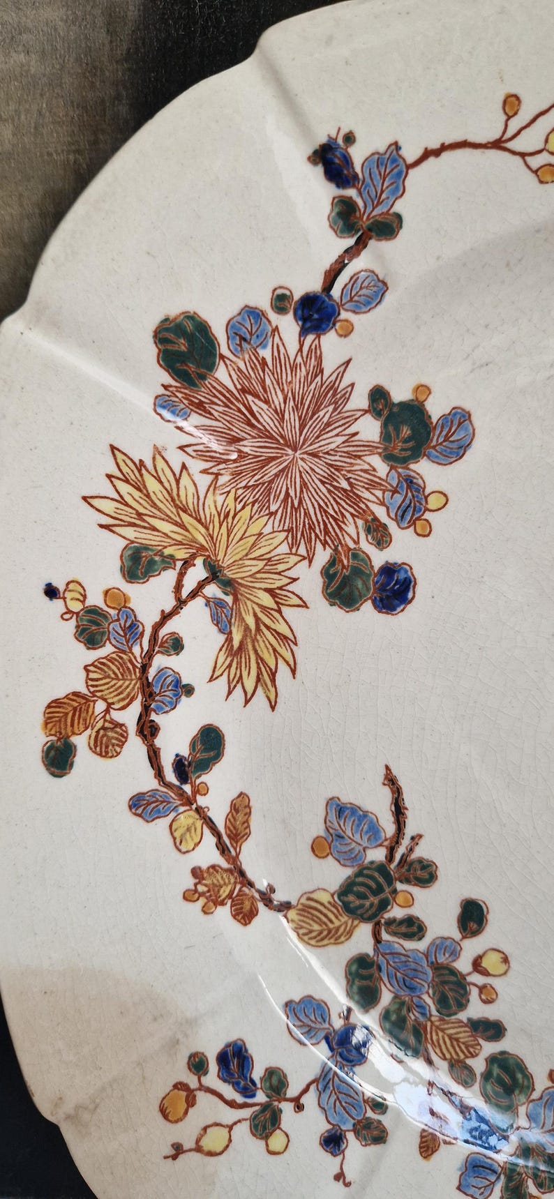 Antik Gien Terre de fer polykrom tallrik med blommotiv, shabby vintage, från Frankrike, sällsynt bild 6
