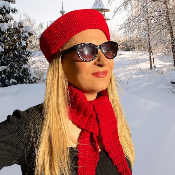 Set rode matrozenhoed en Sophie-sjaal • Trend gehaakt wintercadeau • Aangepast formaat • Handgemaakt