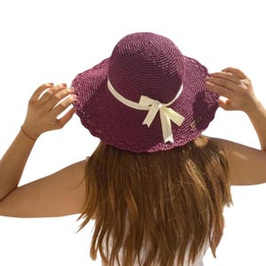 Cappello Fedora in filato di carta bordeaux - Cappello estivo fatto a mano / Misura personalizzata, leggero ed elegante / Perfetto per spiaggia, vacanze e sole