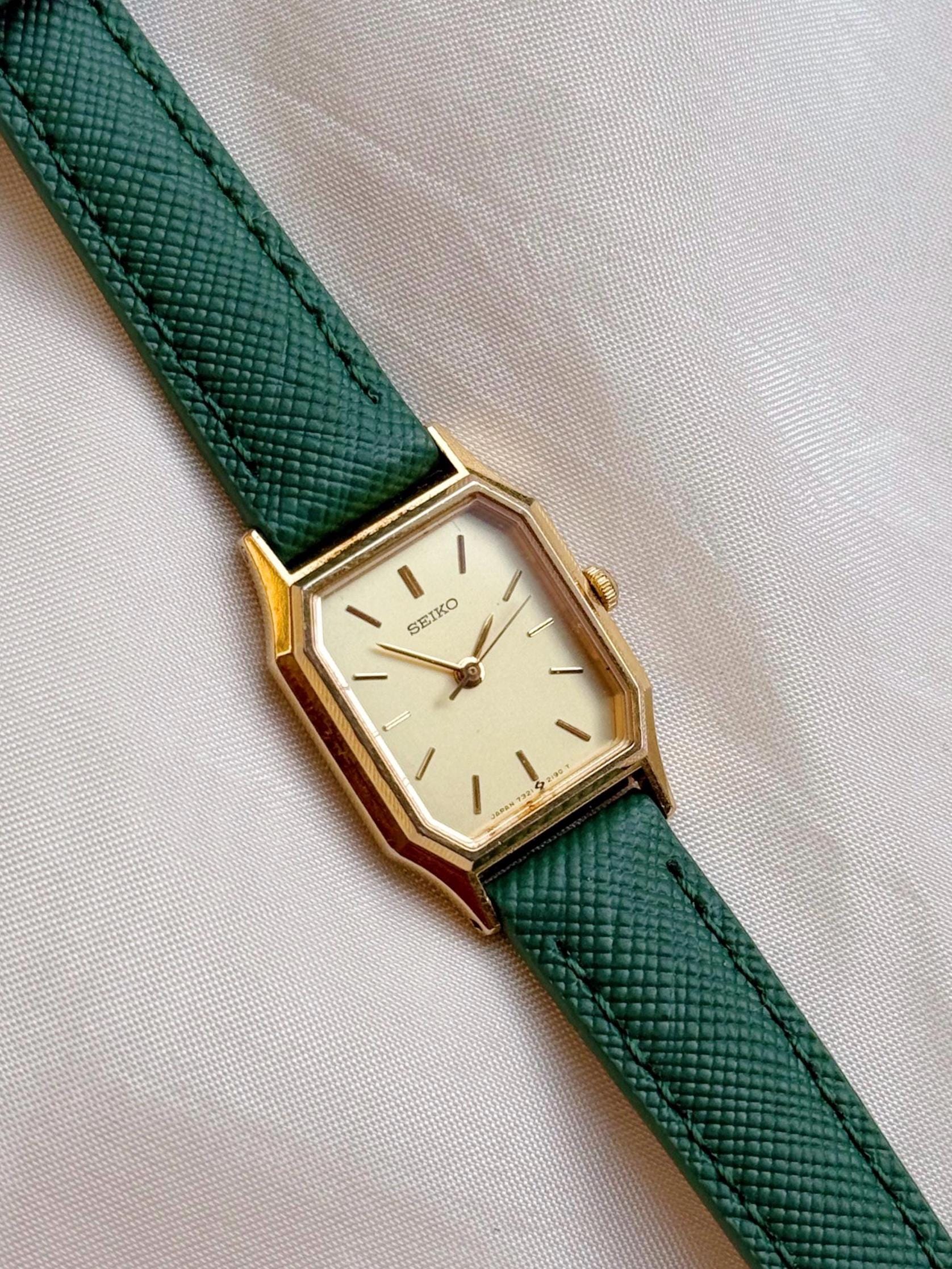美品✨レア VINTAGE SEIKO TANK Swiss レディース腕時計 Vintage Seiko Tank Watch for Women; Gold Plated, Green Leather