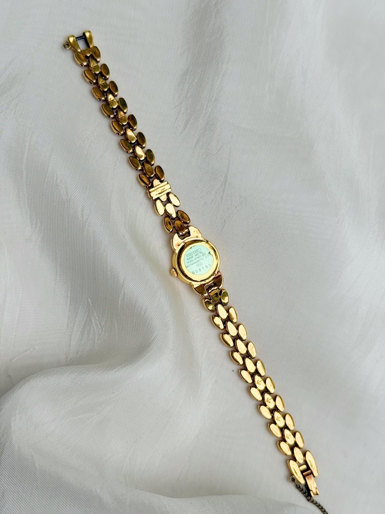 Vintage Seiko guldpläterade klockor med rubinfärgade accenter, unika armbandsdesigner; Present till henne bild 11