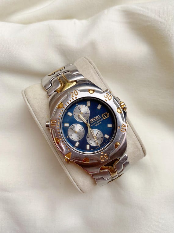 Vintage Seiko Chronograph Watch: Rotating Bezel, Water